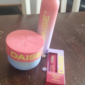 Daise Skincare Set in Pink and Purple
